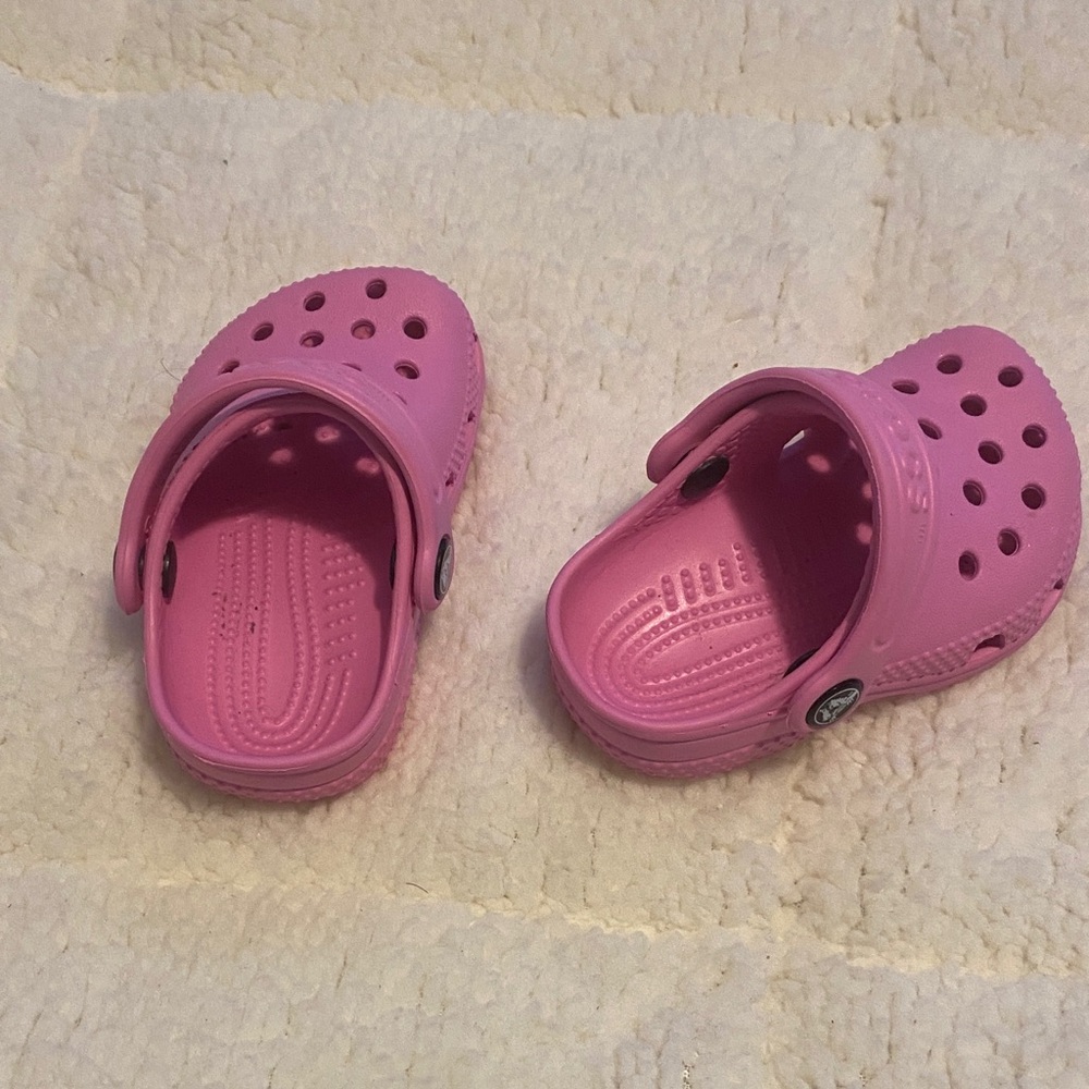 Pink CROCS in Size Toddler c2/c3. Only Signs of Wear Are Inside and Bottom